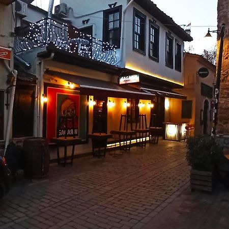 Gagarin Pub & Hotel Анталия Екстериор снимка