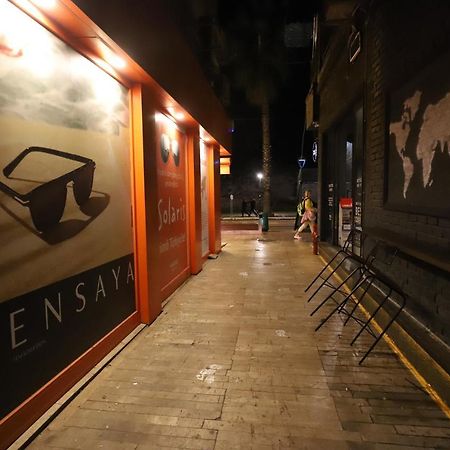 Gagarin Pub & Hotel Анталия Екстериор снимка