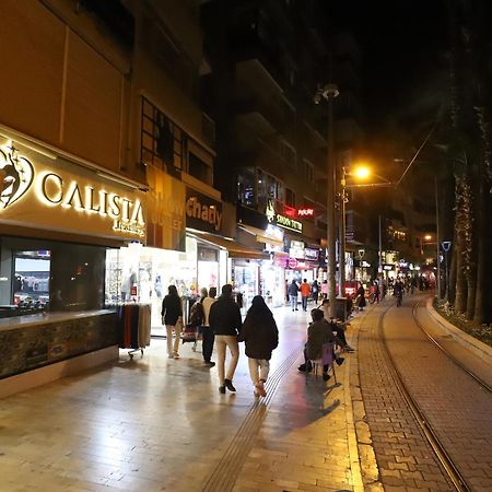 Gagarin Pub & Hotel Анталия Екстериор снимка