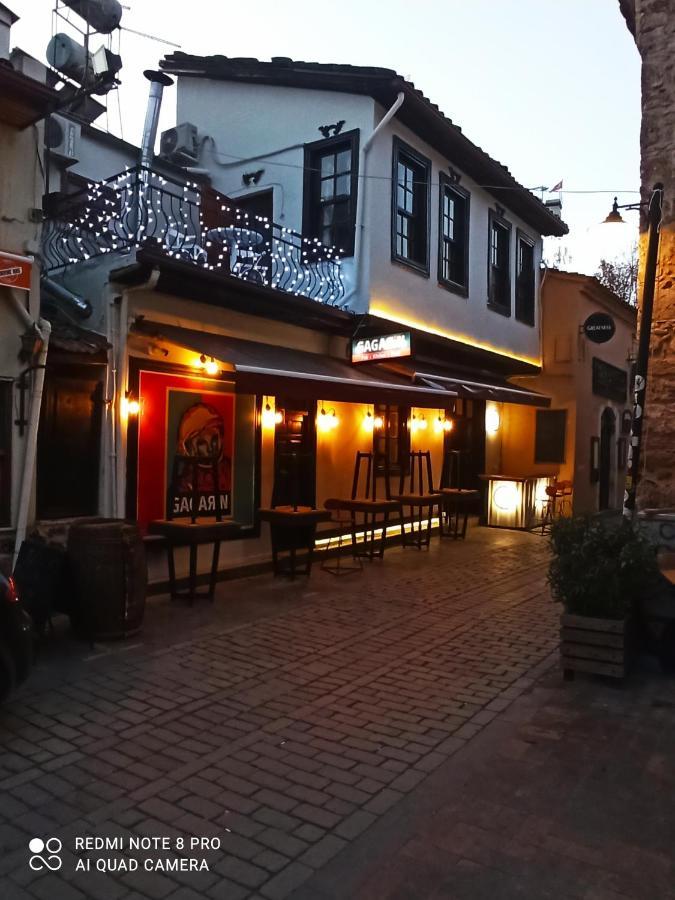 Gagarin Pub & Hotel Анталия Екстериор снимка