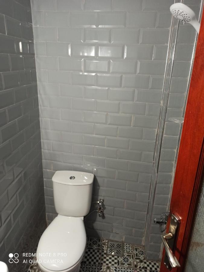 Gagarin Pub & Hotel Анталия Екстериор снимка