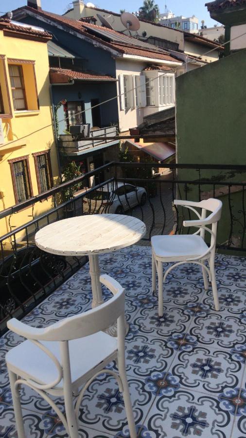 Gagarin Pub & Hotel Анталия Екстериор снимка