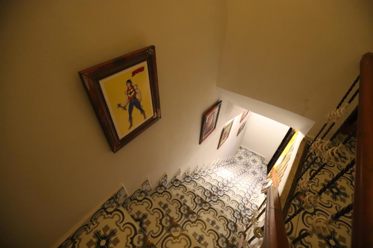 Gagarin Pub & Hotel Анталия Екстериор снимка
