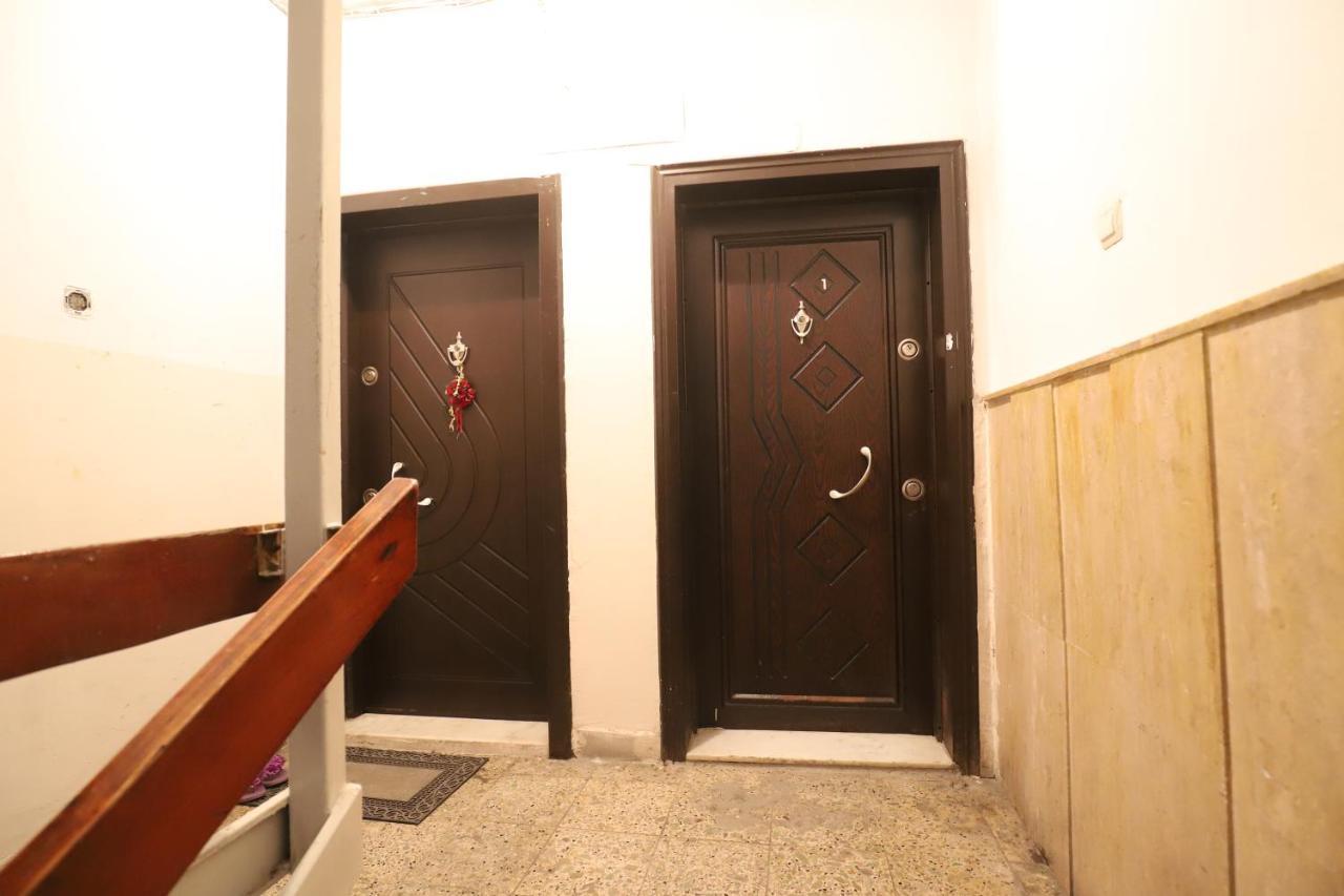 Gagarin Pub & Hotel Анталия Екстериор снимка